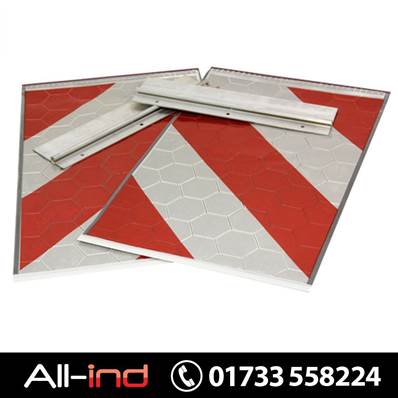 TAIL LIFT FLAG SET CE/TUV TO SUIT BAR CARGOLIFT