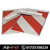 TAIL LIFT FLAG SET CE/TUV TO SUIT BAR CARGOLIFT