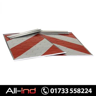 TAIL LIFT FLAG SET TO SUIT DHOLLANDIA